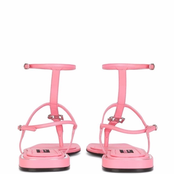 Dolce & Gabbana
DG logo gladiator sandals - Picture 4 of 6